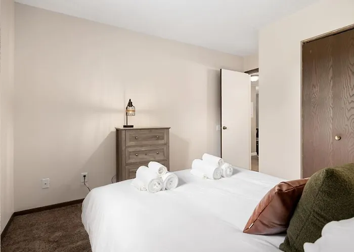 Whispering Willow Retreat 2bd 2ba Nature Oasis Peoria